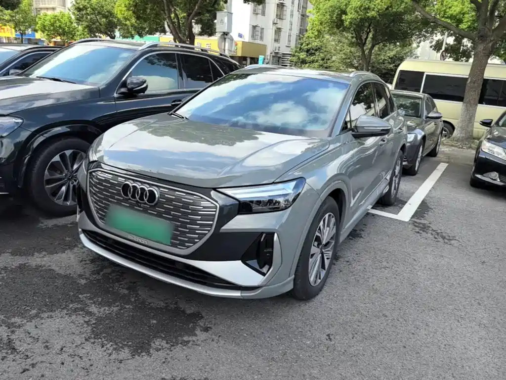 Audi Q4 e-tron — миниатюра 2