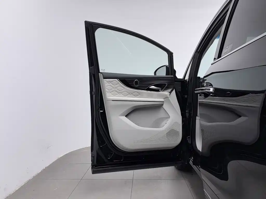 Fengxing Xinghai V9 — миниатюра 8