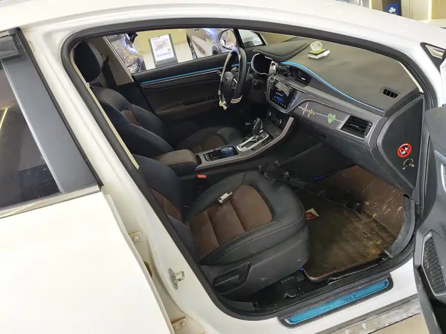 Geely Emgrand GS — миниатюра 8