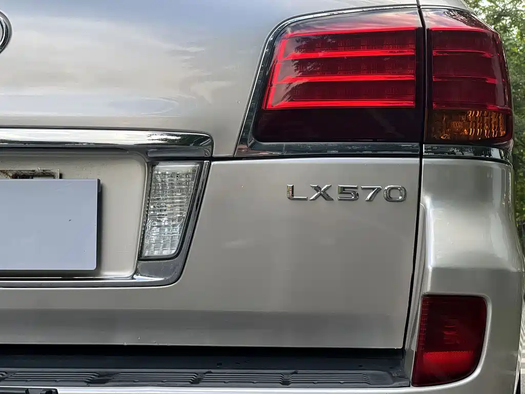 Lexus LX — миниатюра 14