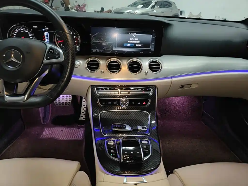 Mercedes-Benz E-Class — миниатюра 13
