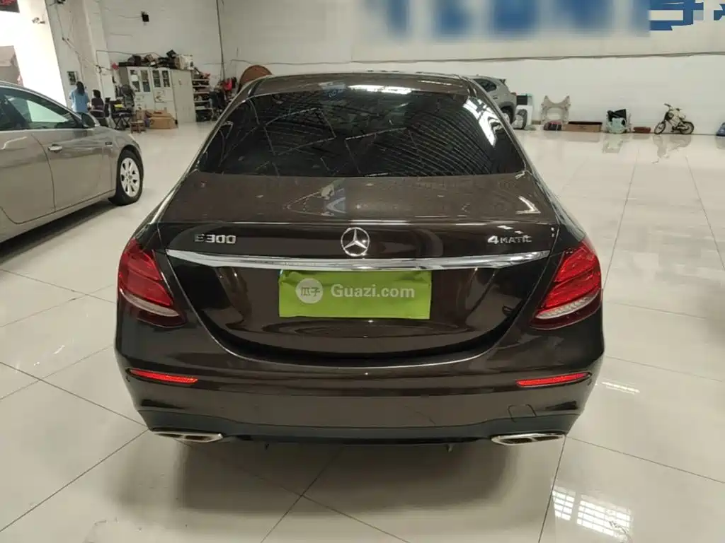 Mercedes-Benz E-Class — миниатюра 6