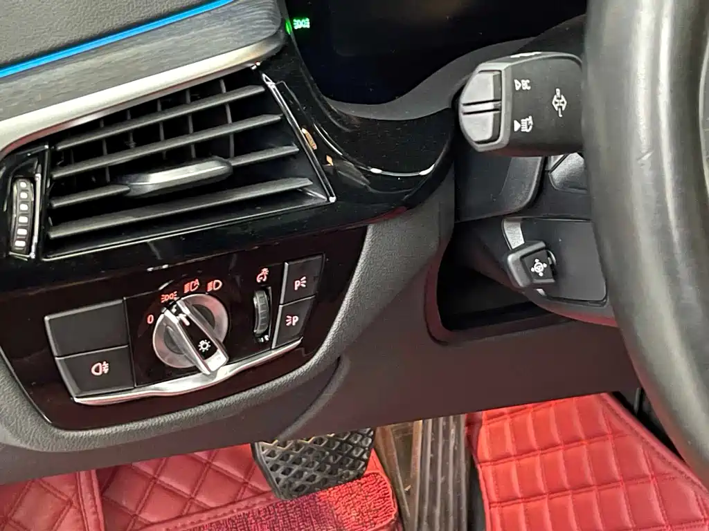 BMW 5 Series New Energy — миниатюра 15