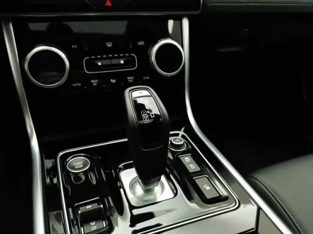 Jaguar XEL — миниатюра 13