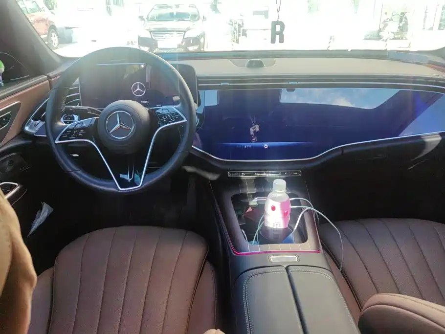 Mercedes-Benz E-Class — миниатюра 12