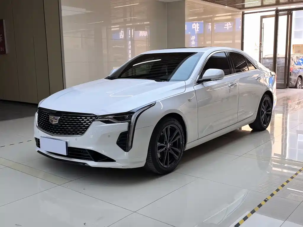 Cadillac CT4 2022