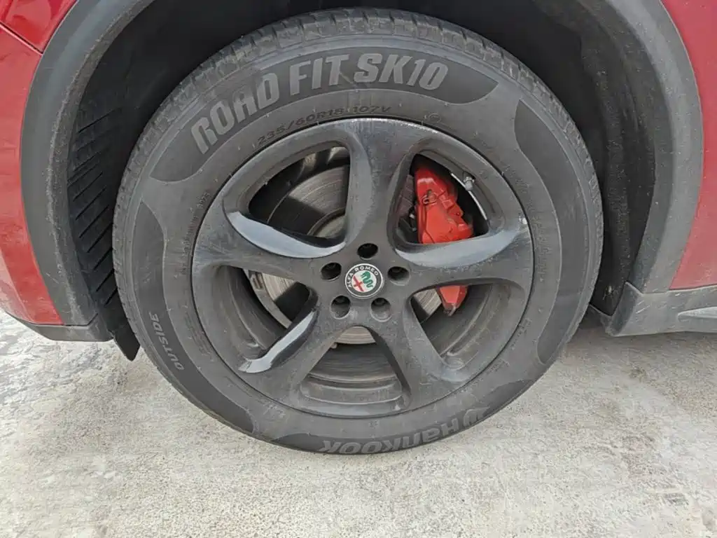 Alfa Romeo Stelvio — миниатюра 23
