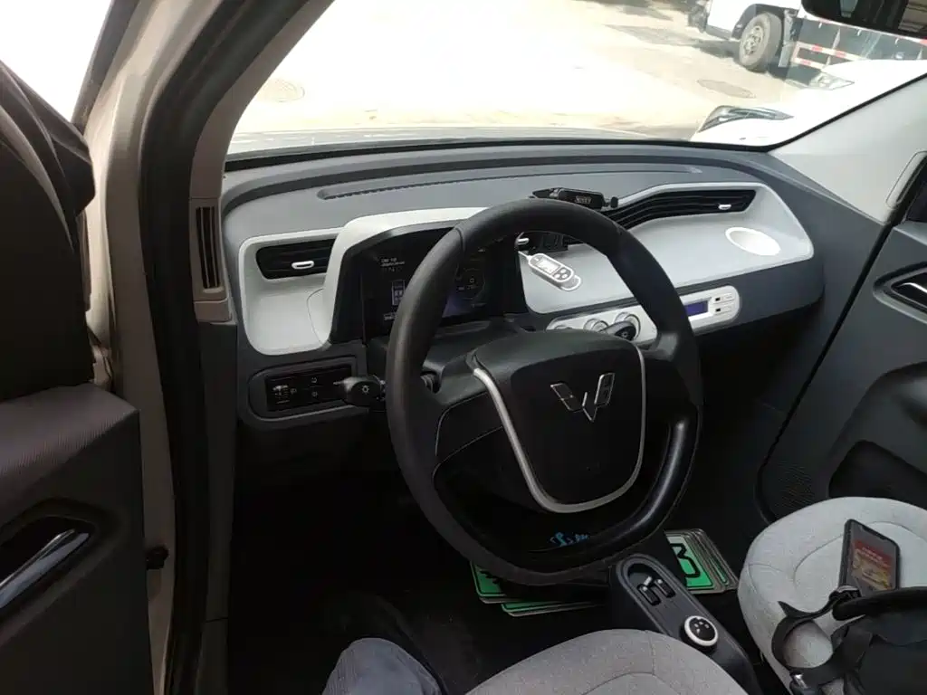 Wuling MINIEV — миниатюра 10