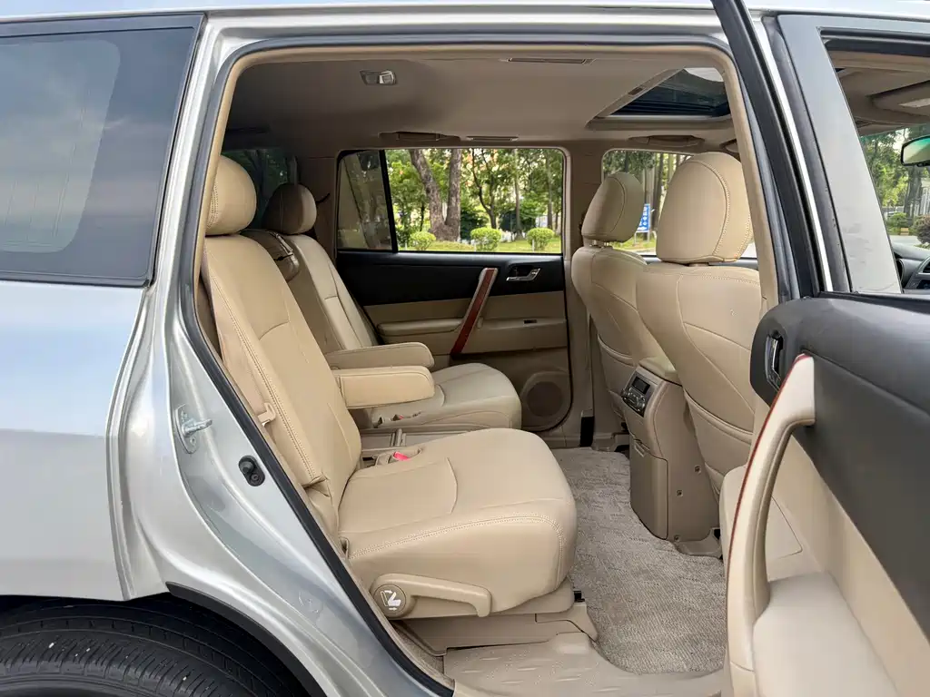 Toyota Highlander (Import) — миниатюра 19