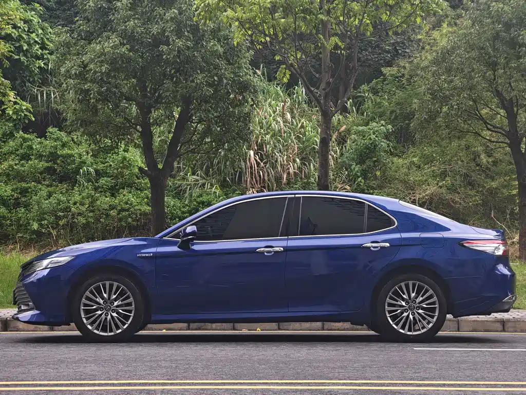 Toyota Camry — миниатюра 4