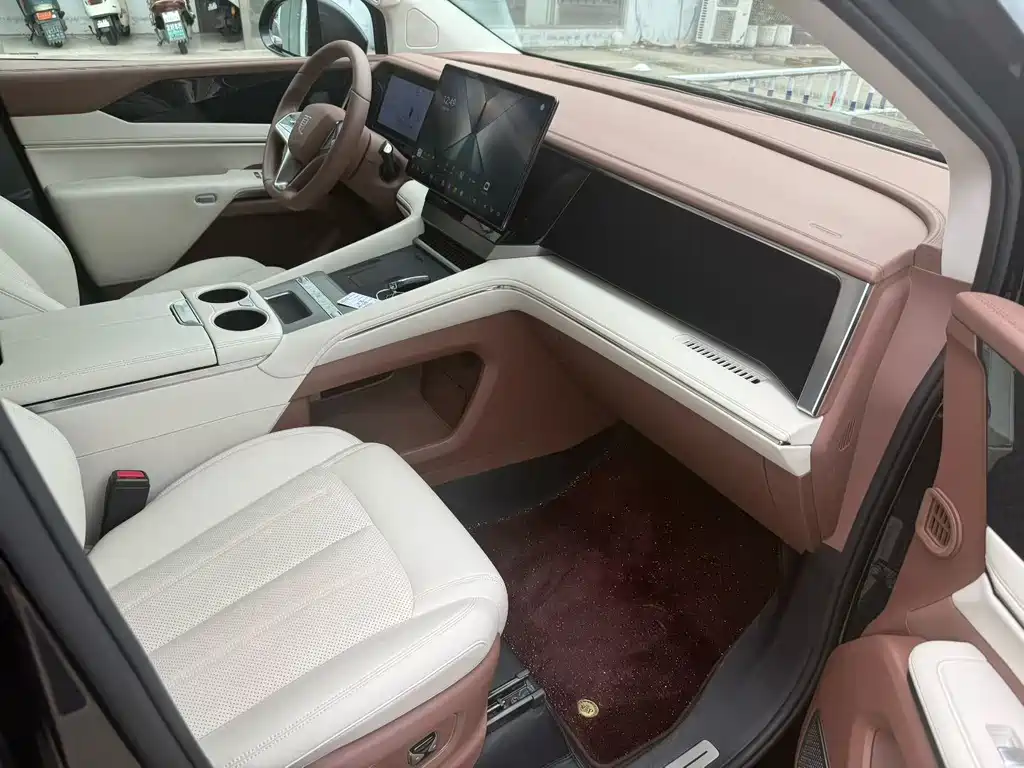 BYD Xia 2025 DM-i 1.5T 180km