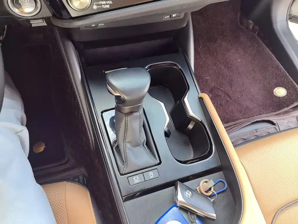 Lexus ES — миниатюра 14