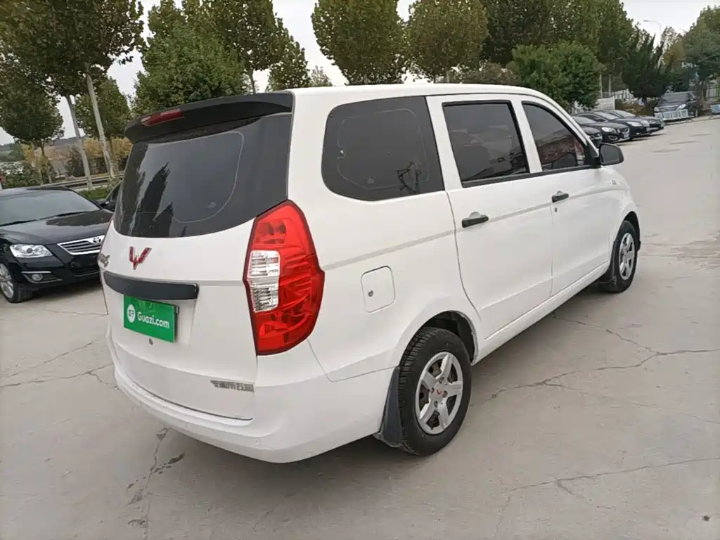 Wuling Hongguang — миниатюра 7