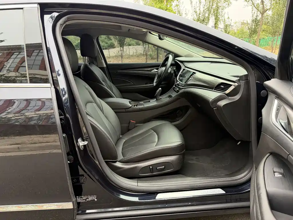 Buick LaCrosse — миниатюра 8