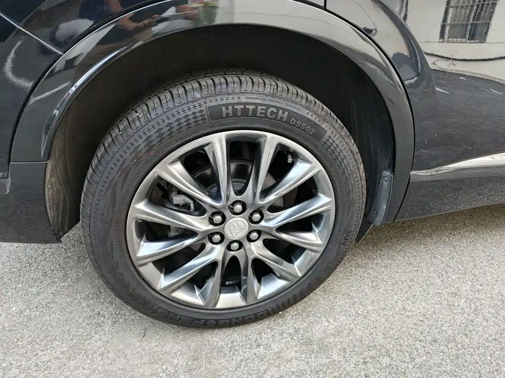 Buick Enclave — миниатюра 12