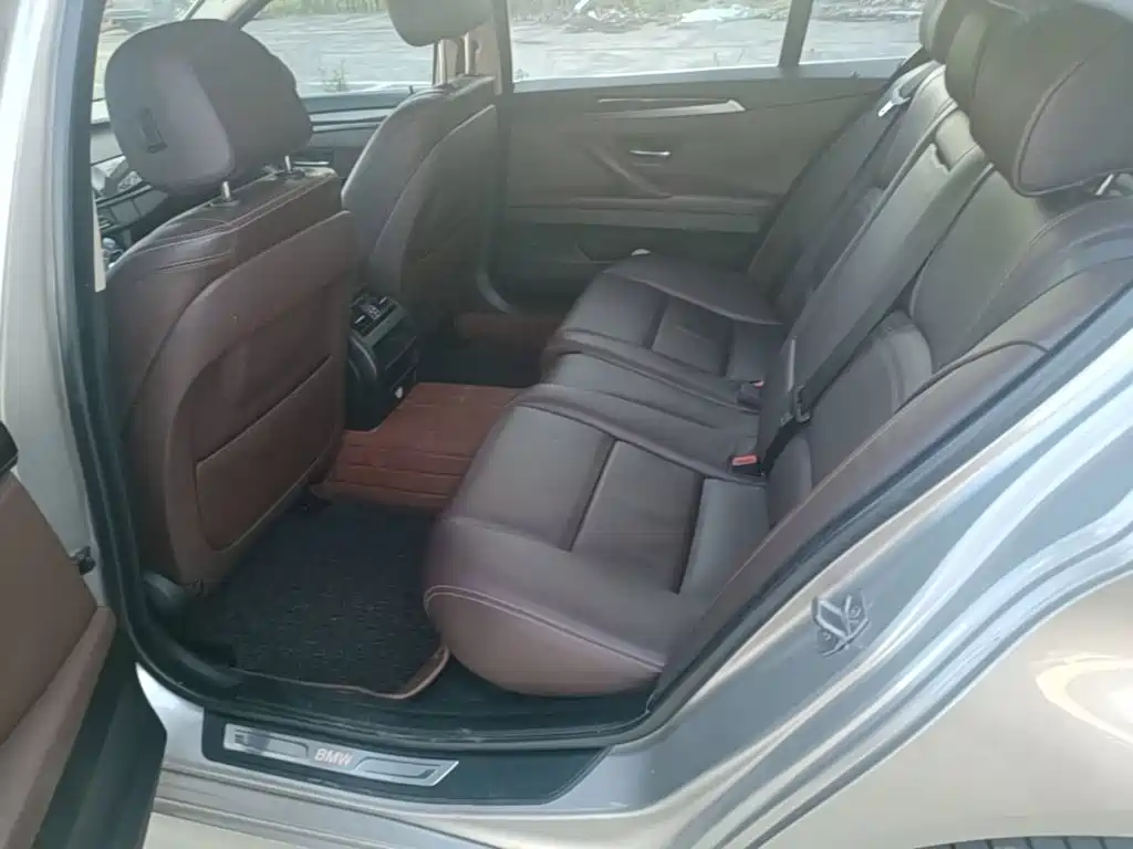 BMW 5 Series — миниатюра 17