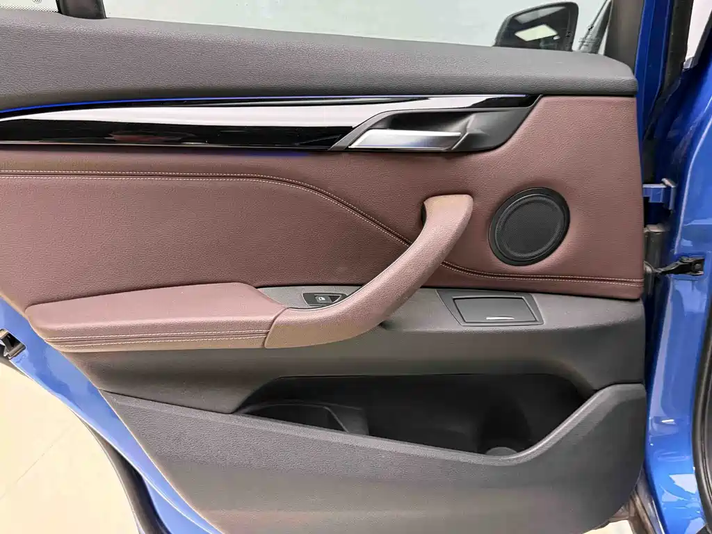 BMW X1 - фото 12