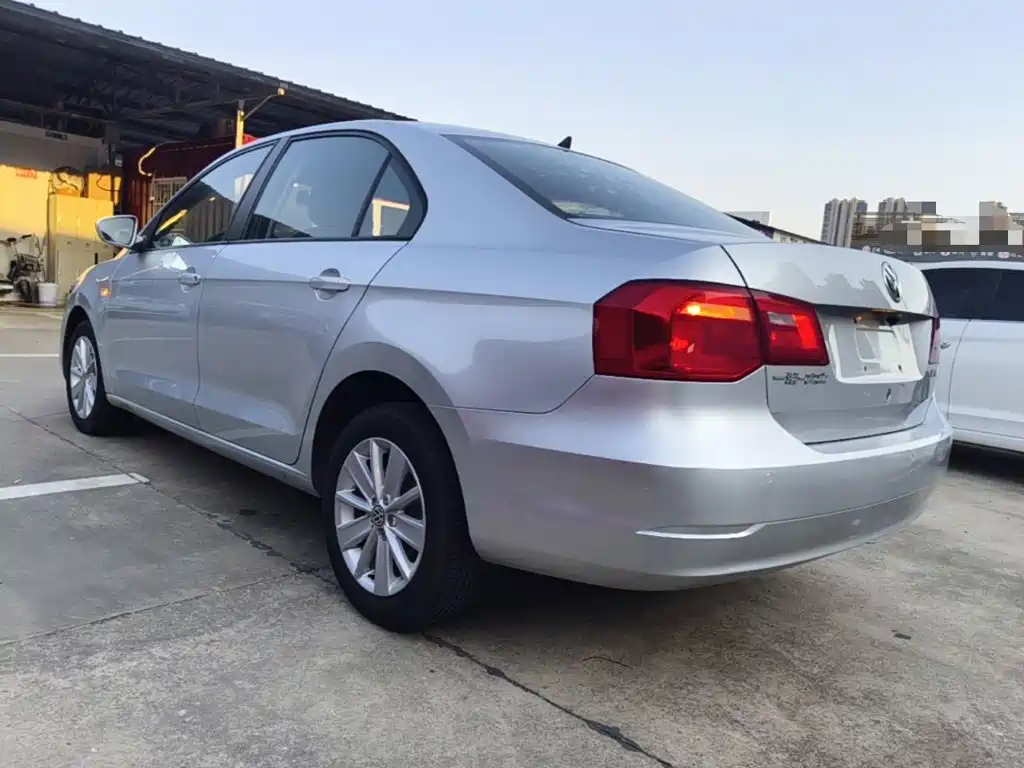 Volkswagen Jetta — миниатюра 5