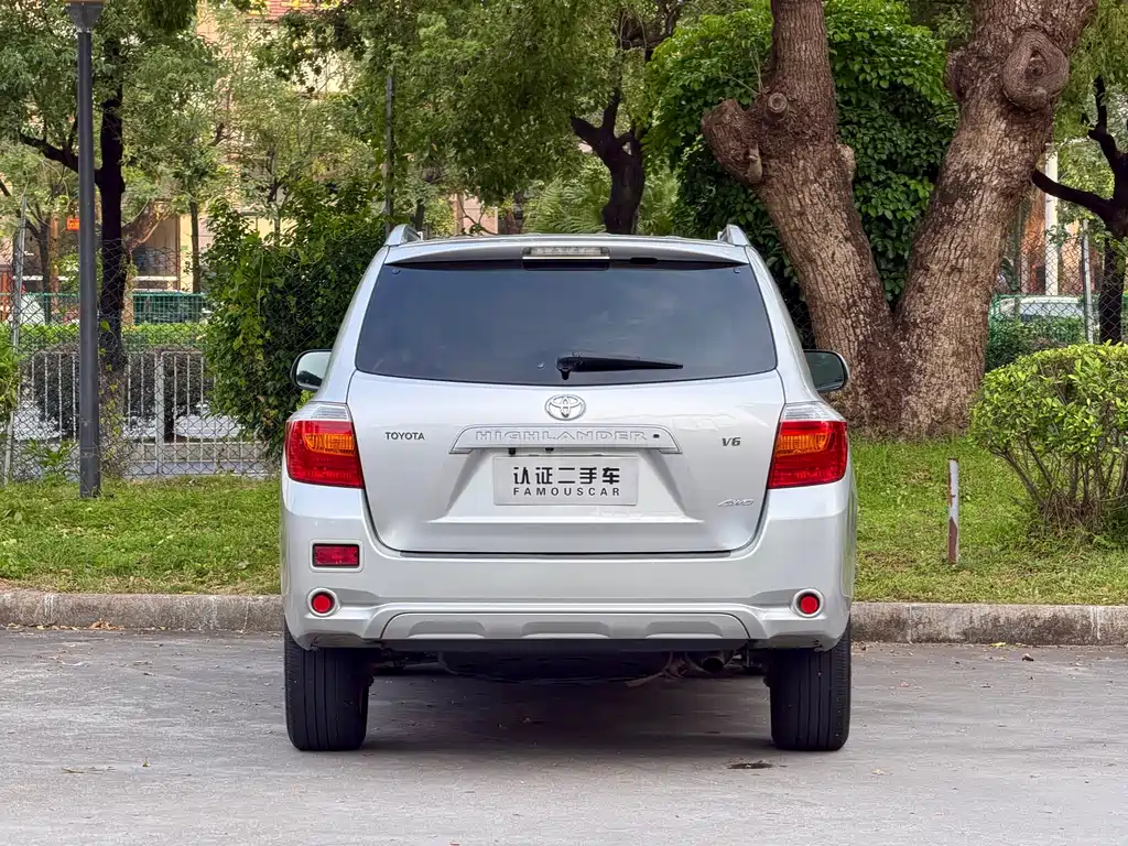 Toyota Highlander (Import) — миниатюра 6