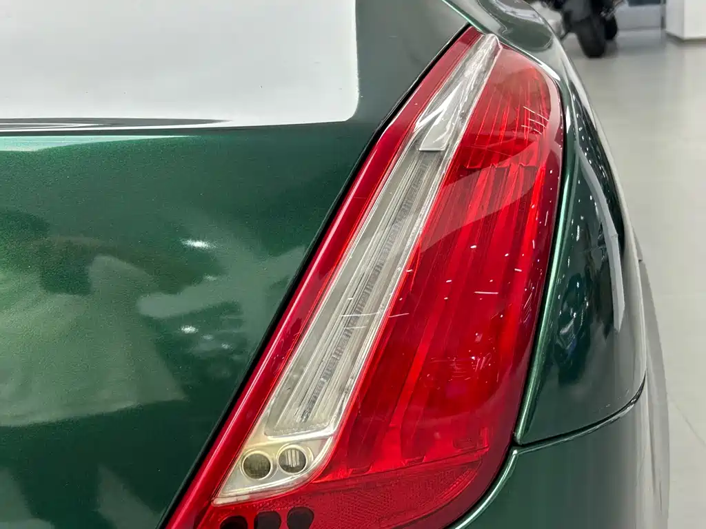 Jaguar XJ — миниатюра 14