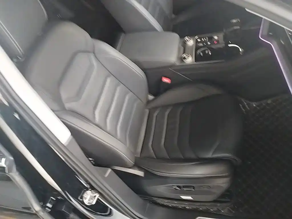 Volkswagen Touareg — миниатюра 25