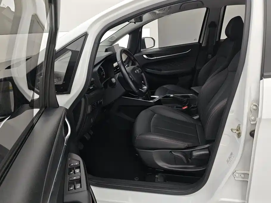 Geely Vision X3 — миниатюра 9
