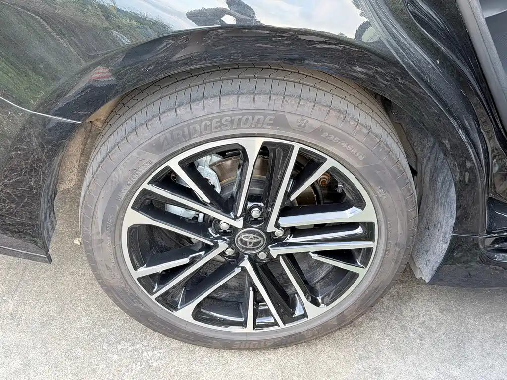 Toyota Camry — миниатюра 14