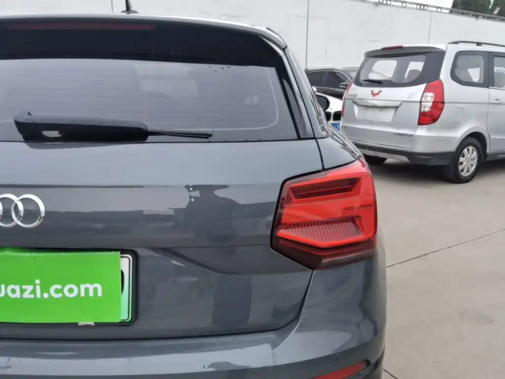 Audi Q2L e-tron — миниатюра 8