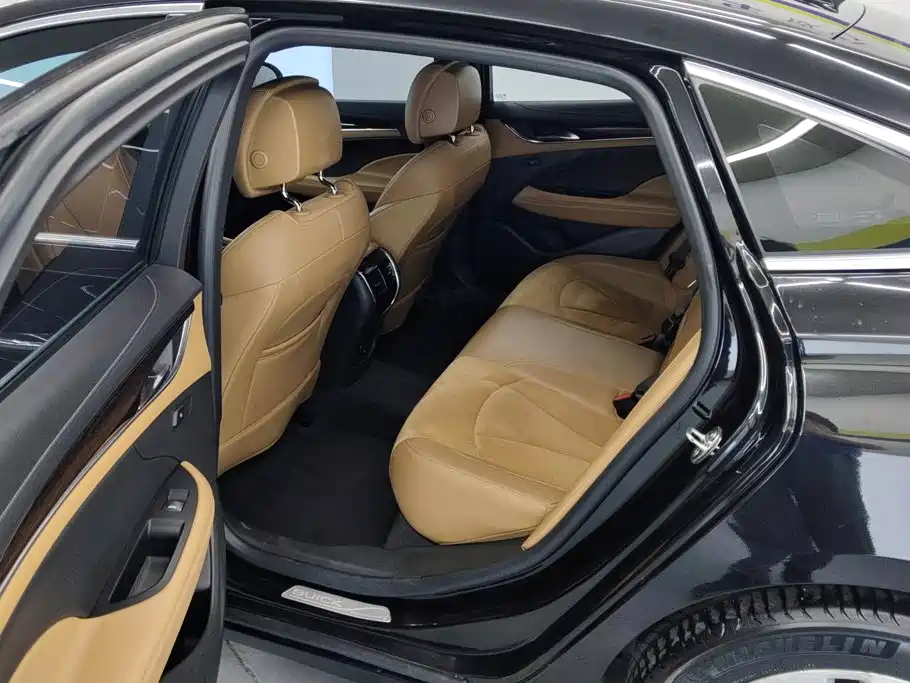 Buick LaCrosse — миниатюра 11