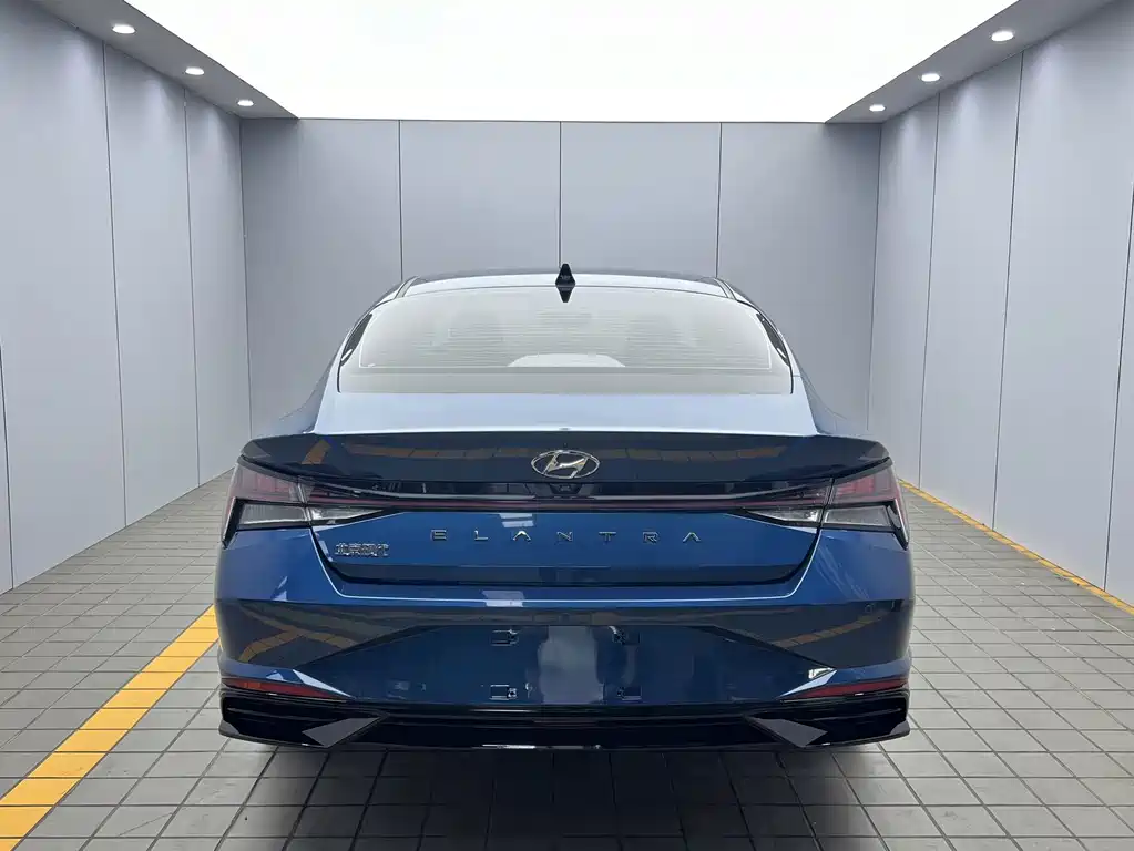 Hyundai Elantra — миниатюра 5