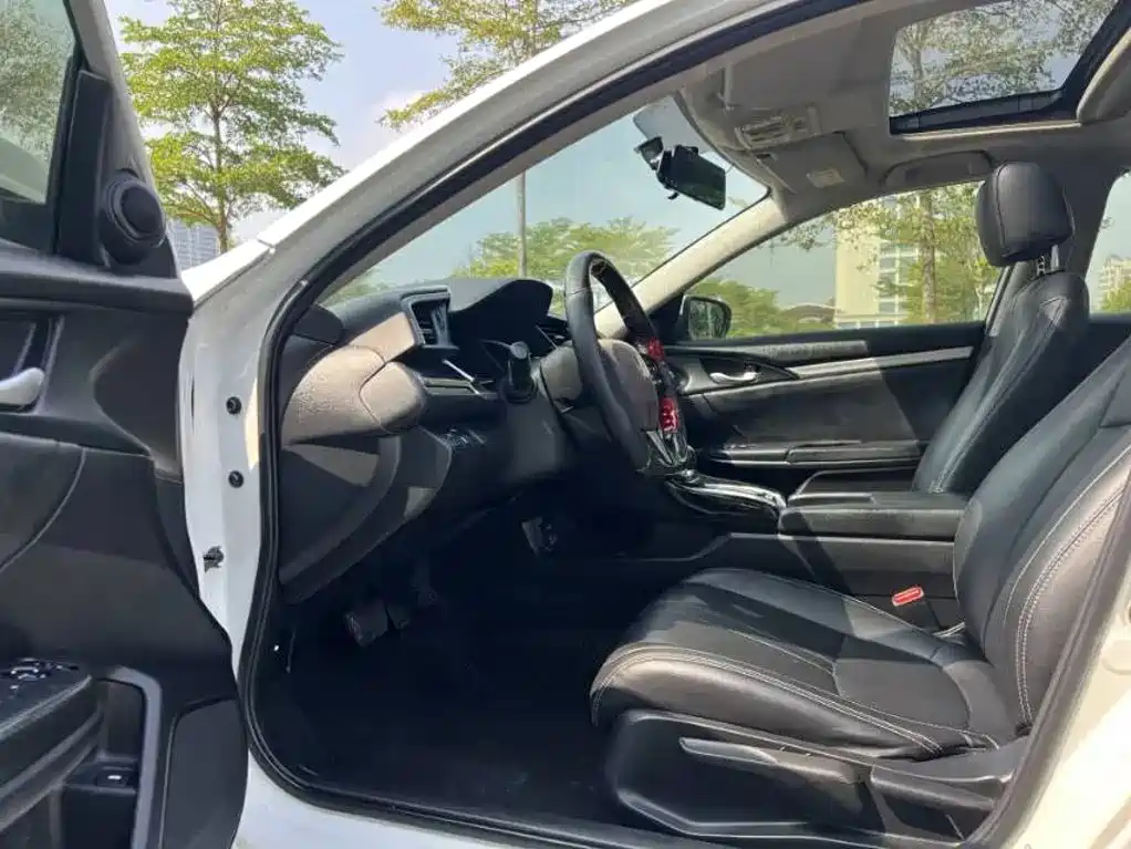 Honda Civic — миниатюра 4