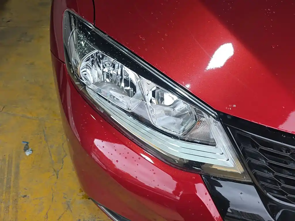 Nissan Tiida — миниатюра 11