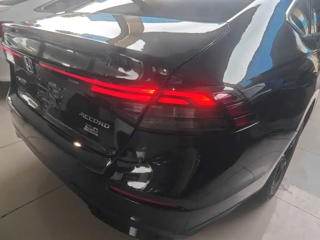 Honda Accord — миниатюра 8