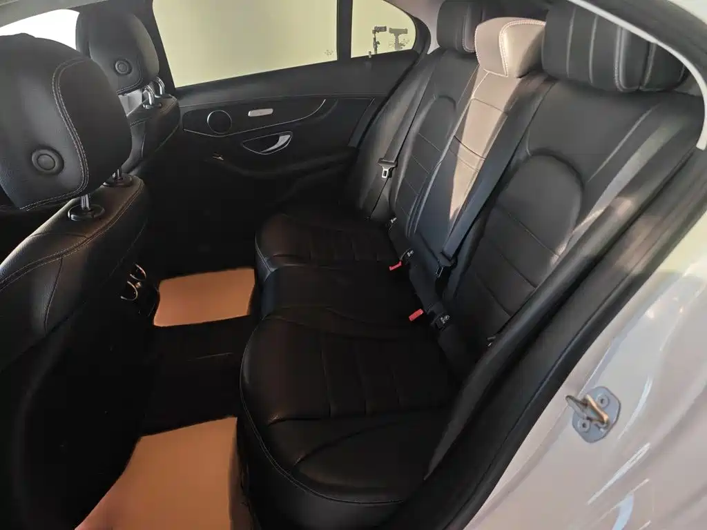 Mercedes-Benz C-Class — миниатюра 4