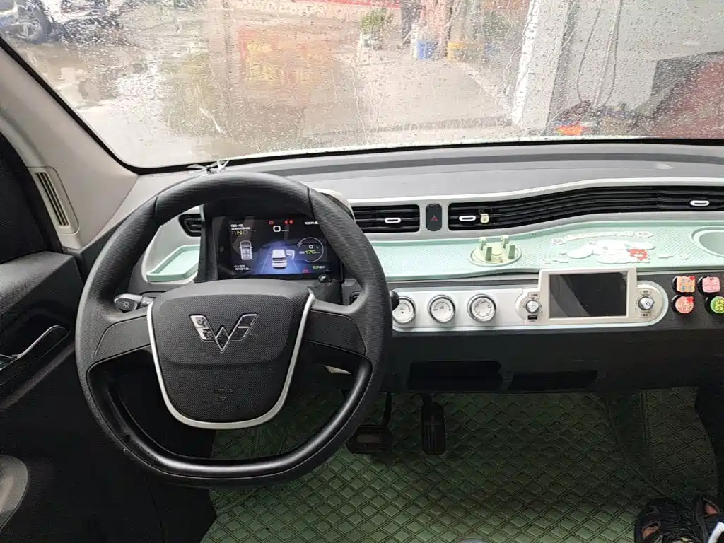 Wuling MINIEV — миниатюра 10