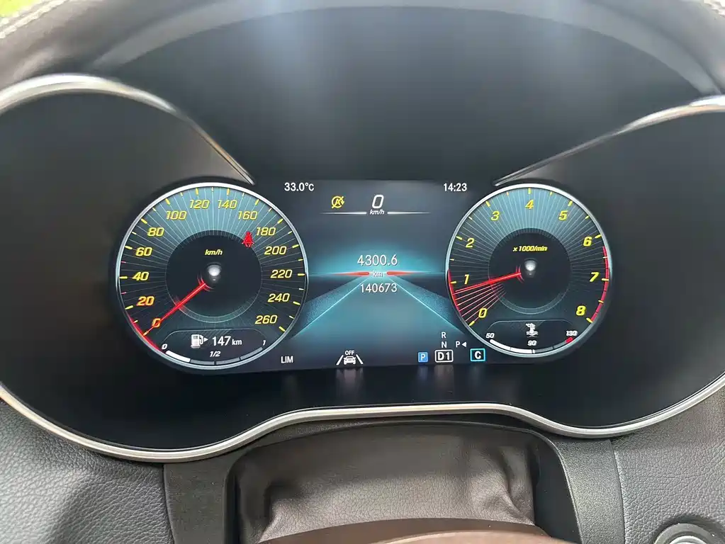 Mercedes-Benz GLC — миниатюра 9