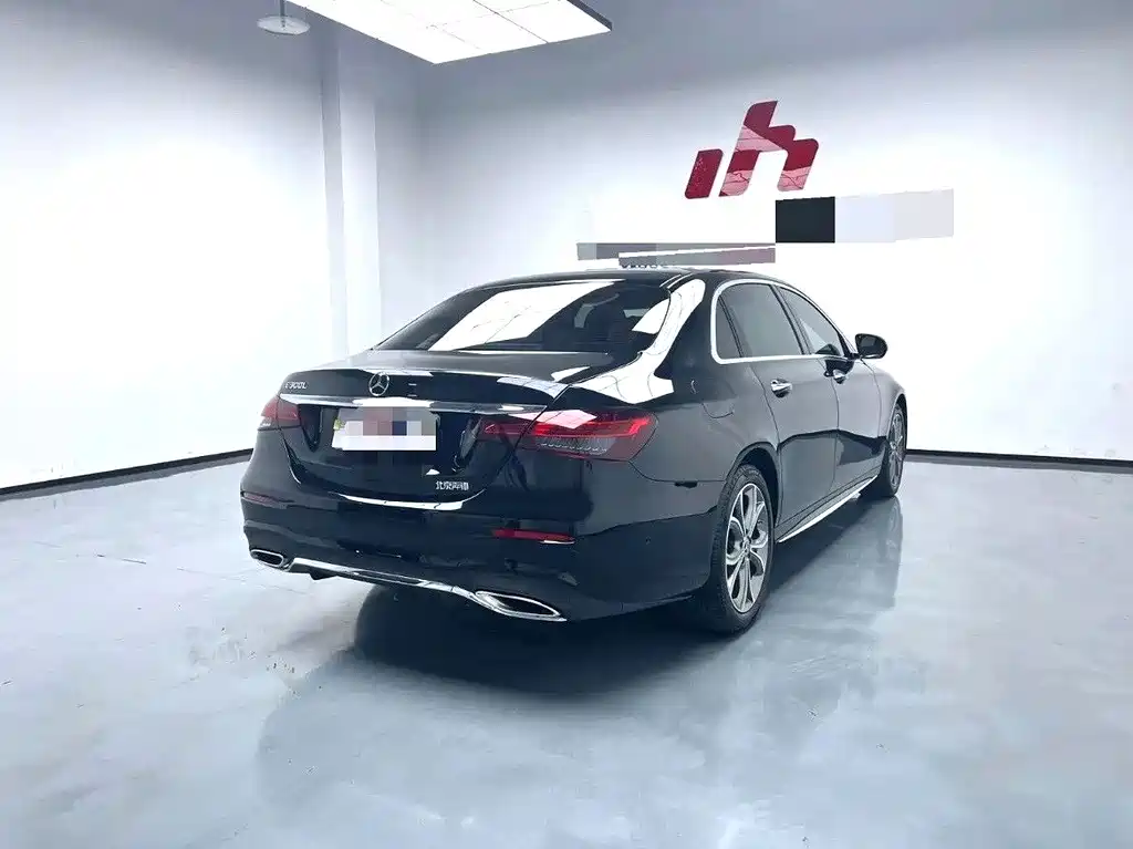 Mercedes-Benz E-Class — миниатюра 10