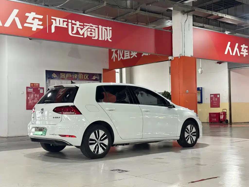Volkswagen Golf EV — миниатюра 5