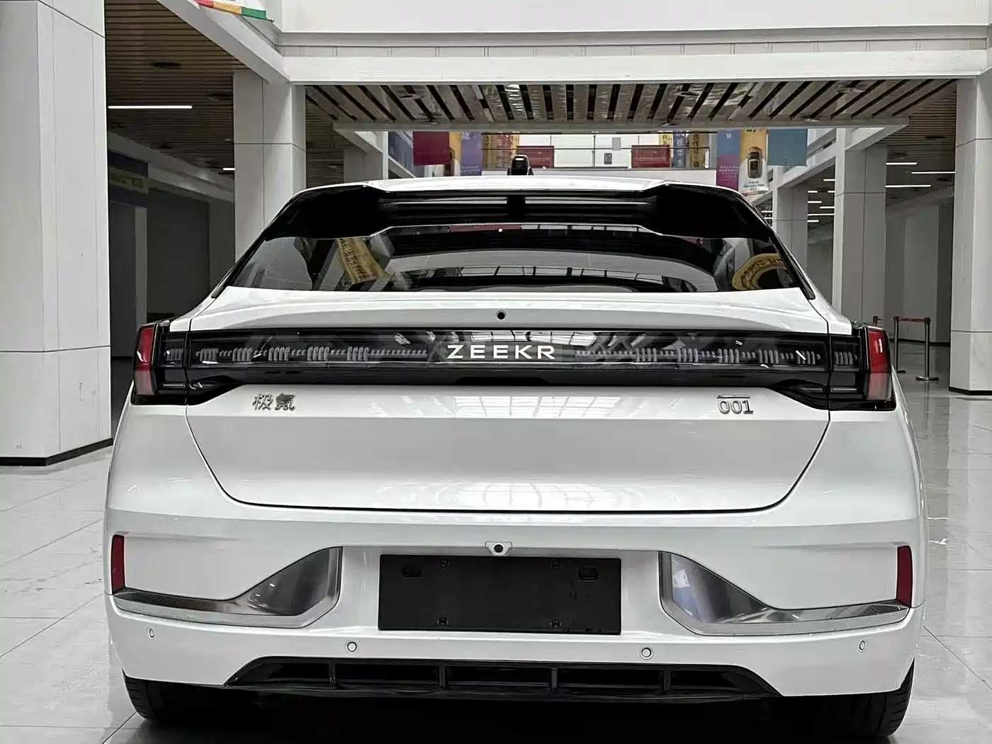 Zeekr 001