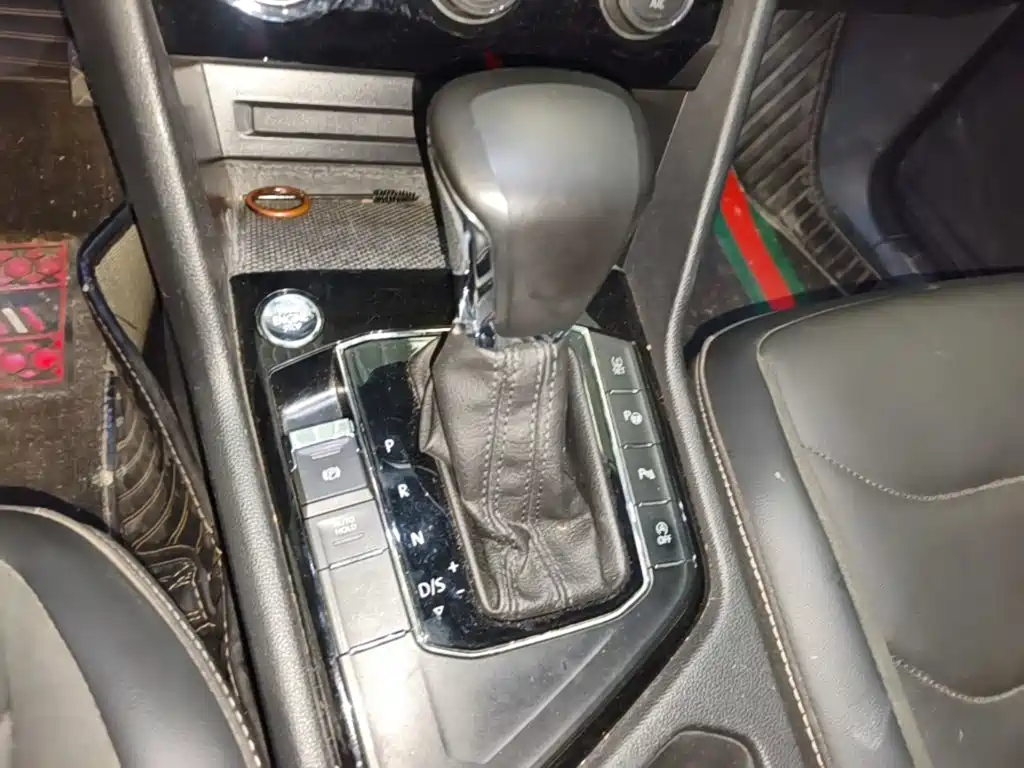 Volkswagen Tiguan L — миниатюра 14