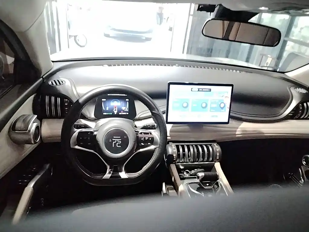 BYD Yuan Plus — миниатюра 11