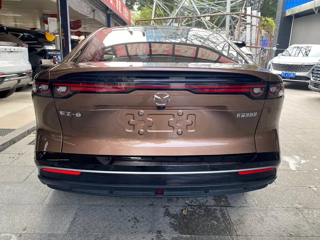 MAZDA EZ 6