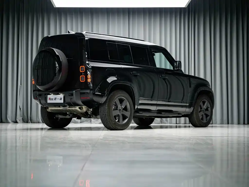 Land Rover Defender — миниатюра 7