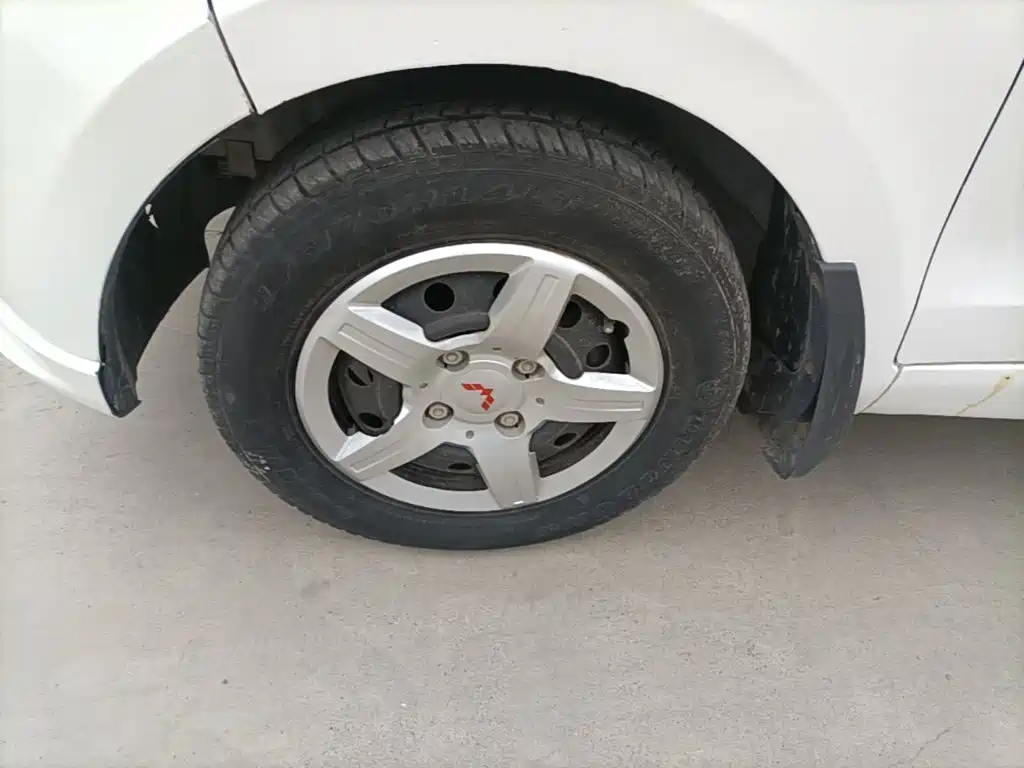Wuling Hongguang — миниатюра 23