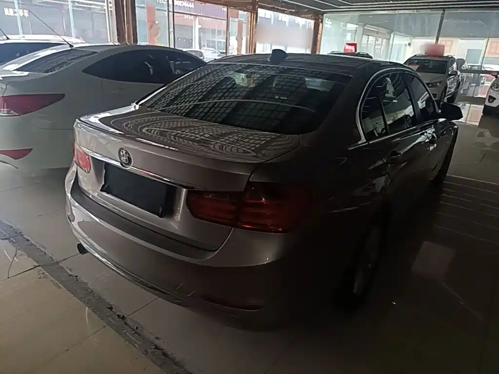 BMW 3 Series — миниатюра 7