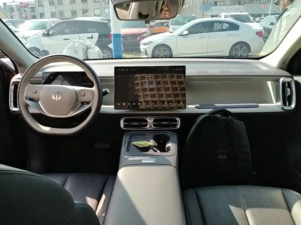 Leapmotor Leapmotor B01 — миниатюра 10