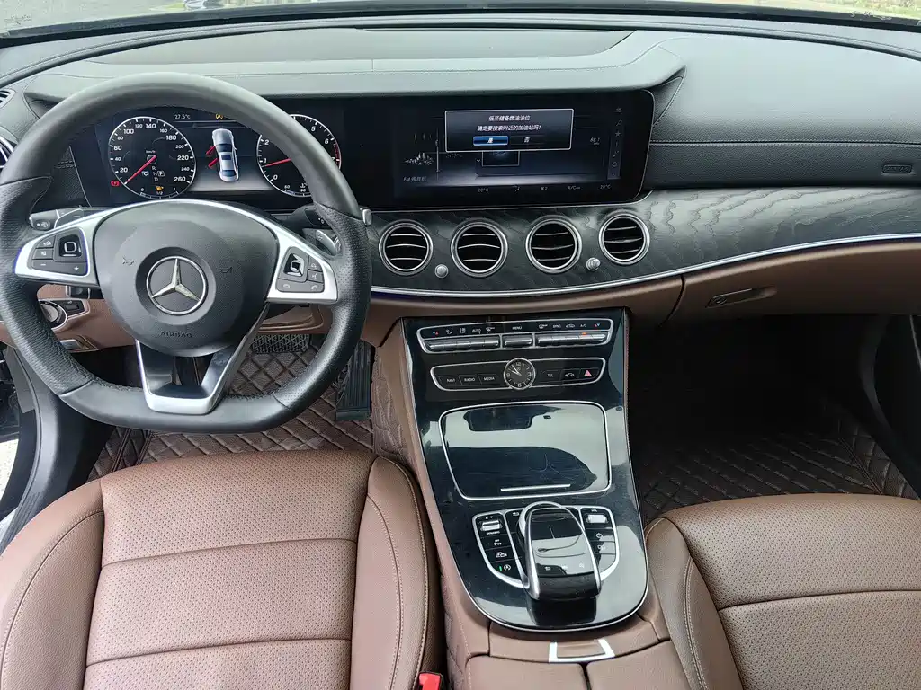 Mercedes-Benz E-Class — миниатюра 10