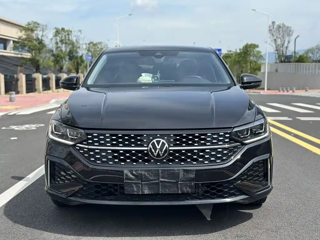 Volkswagen Lavida — миниатюра 2