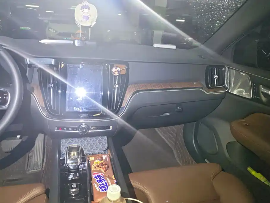 Volvo S60 — миниатюра 13
