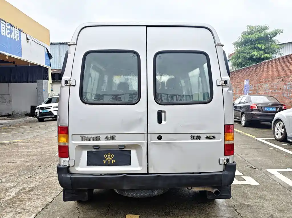 Ford Transit Classic — миниатюра 5